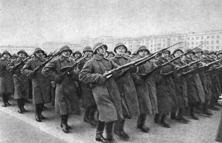Минобороны публикует рассекреченные документы о параде 1941 г. в Куйбышеве 
