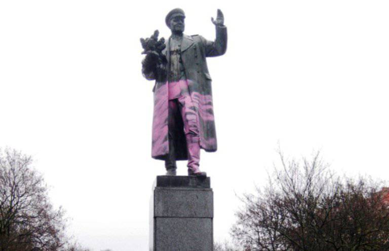 В Праге осквернён памятник маршалу Ивану Коневу