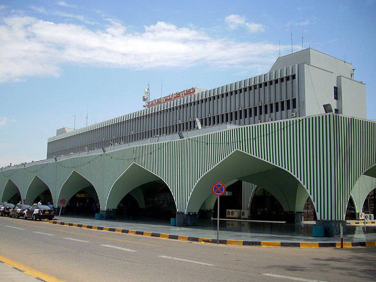 В Триполи неопознанный самолёт нанёс ракетный удар по аэропорту