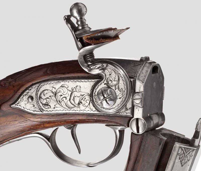 Казнозарядный кремневый пистолет начала 18 века