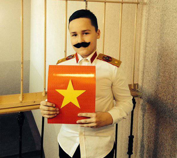 Новость из разряда "психологическая разгрузка": Сталин на рождественском спектакле