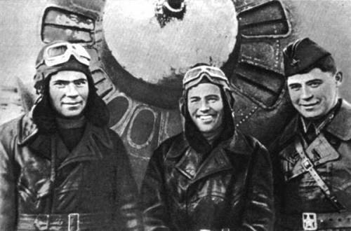 Герои воздушных таранов первого дня войны
