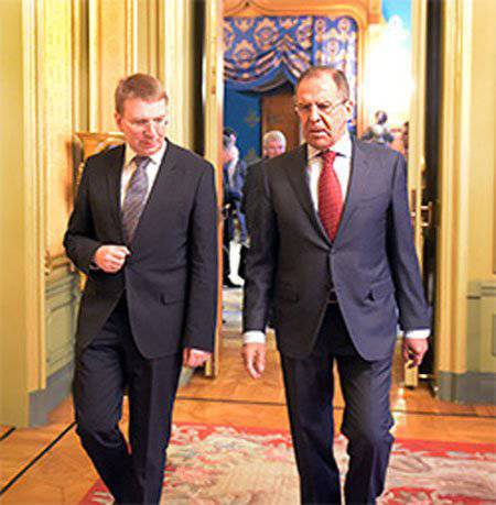 После встречи с главой МИД Латвии Сергей Лавров заявил, что Россия не собирается ни с кем обсуждать тему отмены санкций