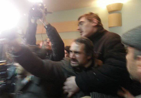 Беспорядки в здании Малиновского суда Одессы перед заседанием по делу о поджоге Дома профсоюзов
