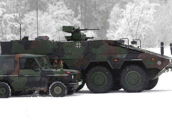 В ходе учений сил быстрого реагирования НАТО в Норвегии на немецкие бронетранспортёры вместо пулемётов установили деревянные палки
