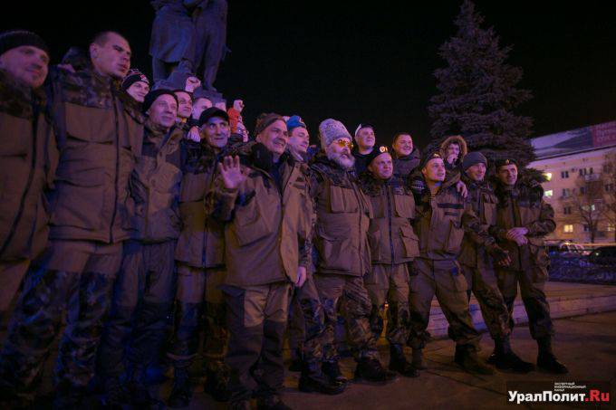 35 уральских добровольцев отправились в Донбасс
