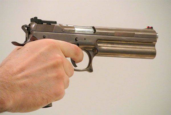 Самозарядный пистолет от чешского производителя FK Brno