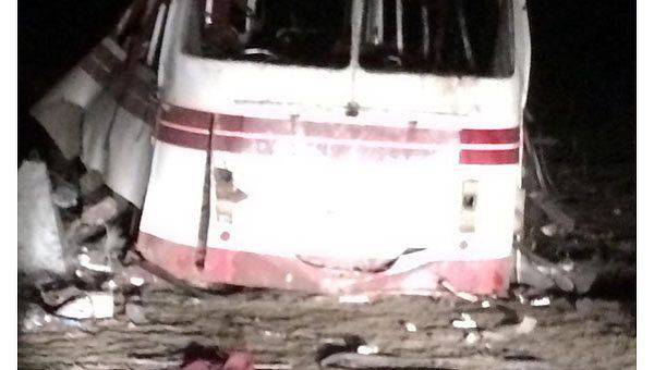 ГУ МВД Украины: При подрыве автобуса в Донецкой области погибли 4 человека, 19 пострадали