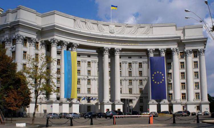 МИД Украины направил РФ ноту протеста в связи с визитом в Крым премьер-министра Дмитрия Медведева