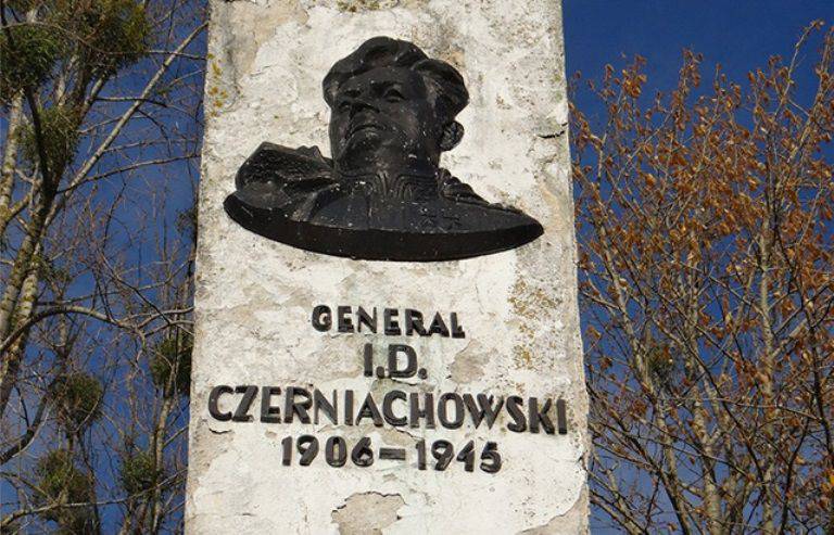 В Польше будет демонтирован памятник генералу Черняховскому