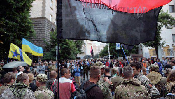 Эдуард Басурин: Бойцы «Правого сектора» выдвигаются на Киев