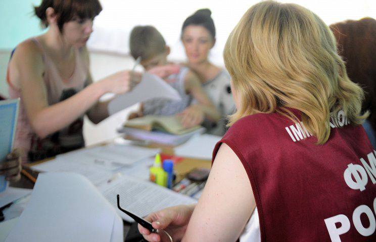 ФМС решила продлить временный срок пребывания украинских граждан в России