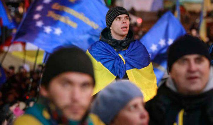 Герои Майдана бегут с Украины
