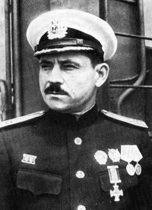 Командир «Фрунзе» капитан 3 ранга Ерошенко В.П.