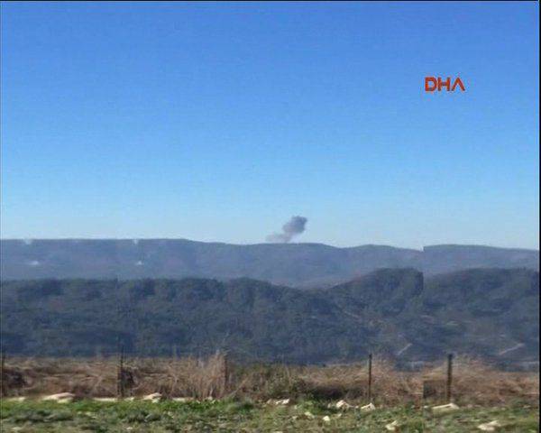 «Рейтер»: В Сирии близ турецкой границы разбился военный самолёт