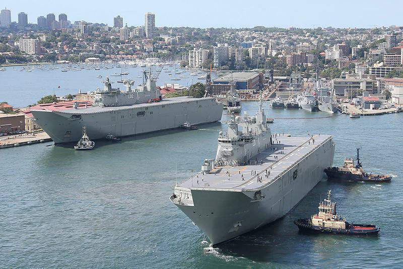 В Австралии введён в строй второй десантный корабль