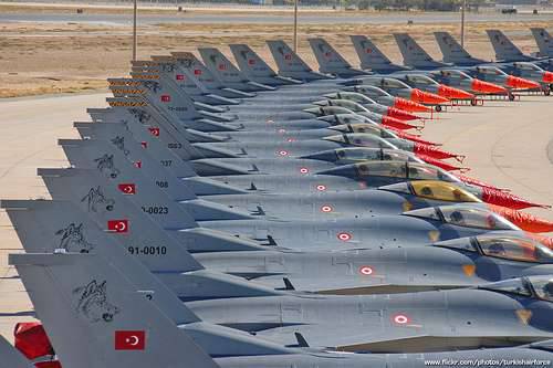 Турецкая авиация бомбит курдов на севере Ирака