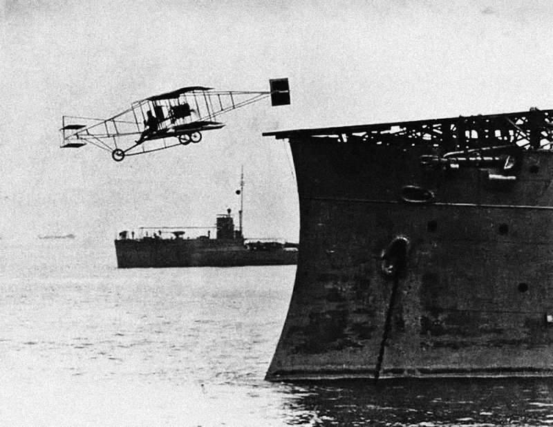 Юджин Эли взлетает с палубы USS Pennsylvania 18 января 1911г.