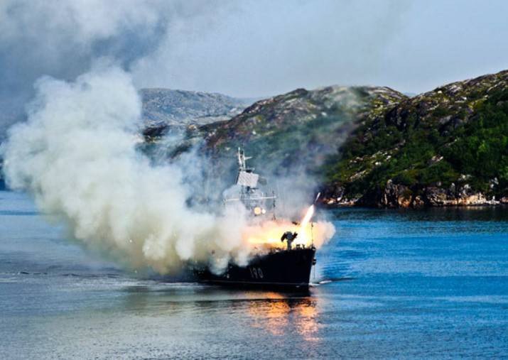 МПК «Нарьян-Мар» выполнил боевые стрельбы в полигонах Северного флота
