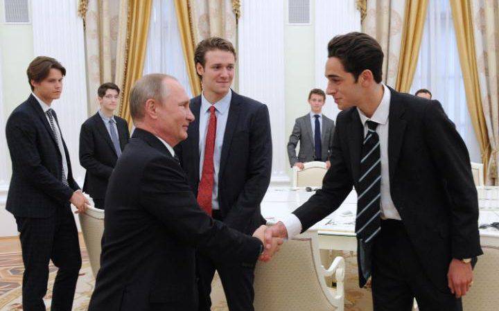 Британская пресса бьёт тревогу по поводу встречи Владимира Путина со студентами Итона
