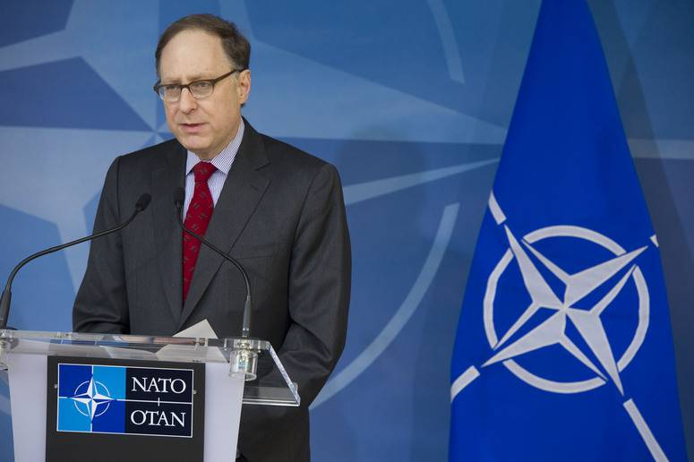Вершбоу заявил, что Россия должны быть благодарна НАТО за расширение на восток