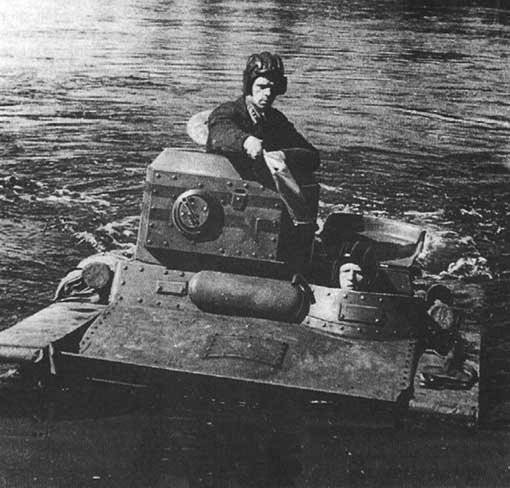 Эксперимент с установкой авиационного пулемёта ШКАС на плавающий танк Т-37А