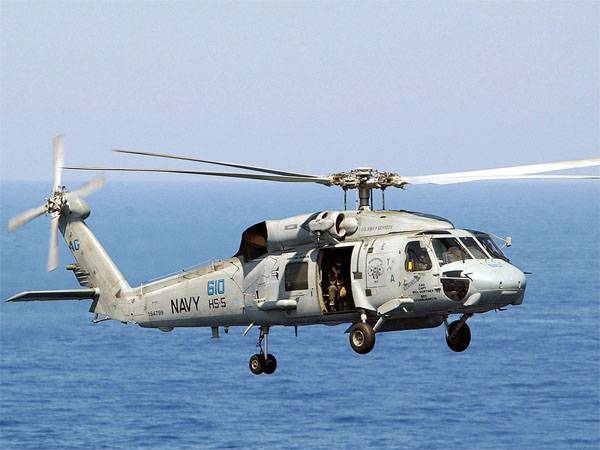 Иранские военные моряки ответили на подлёт к кораблям КСИР американского вертолёта SH-60
