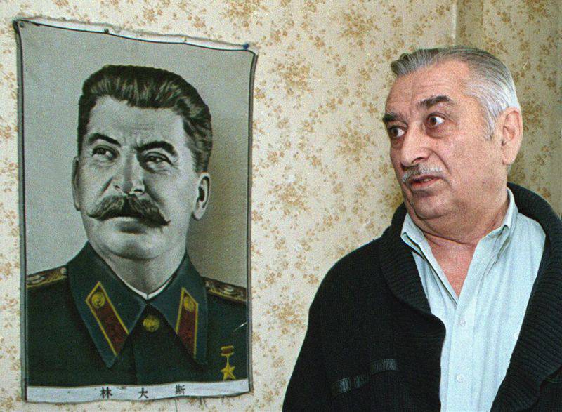 В Москве скончался Евгений Джугашвили - внук Иосифа Сталина