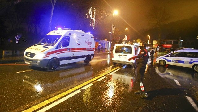 При нападении на ночной клуб в Стамбуле погибли не менее 35 человек. Террорист ликвидирован