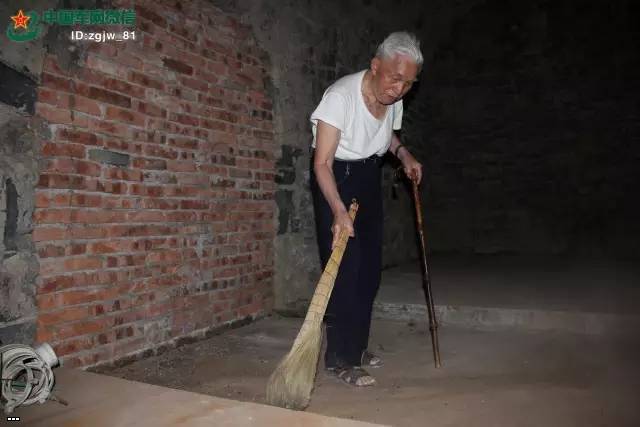 87-летний "часовой" обнаружился в Китае