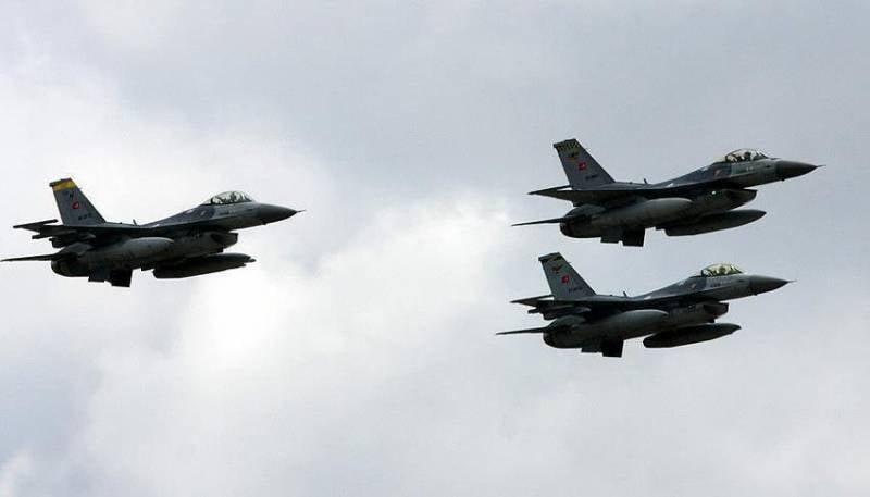 Турецкие ВВС получили "зелёный свет" для полётов над Сирией