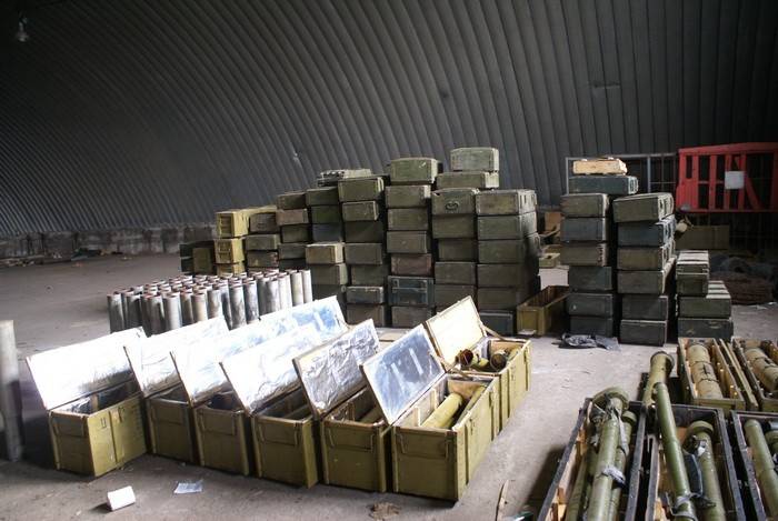 Украинские спецслужбы обнаружили в Запорожье «загадочный» склад боеприпасов