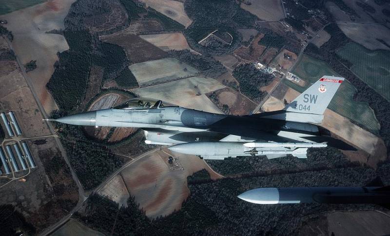 Нештатная ситуация с F-16 ВВС США в Республике Корея