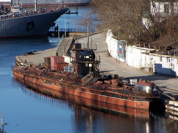 Оставшиеся в Крыму украинские корабли поддерживаются на плаву в качестве «военного имущества»
