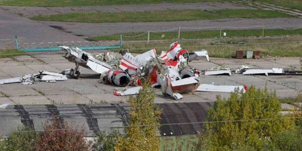 Польская сторона: "Ту-154 начал разрушаться до столкновения с землёй"