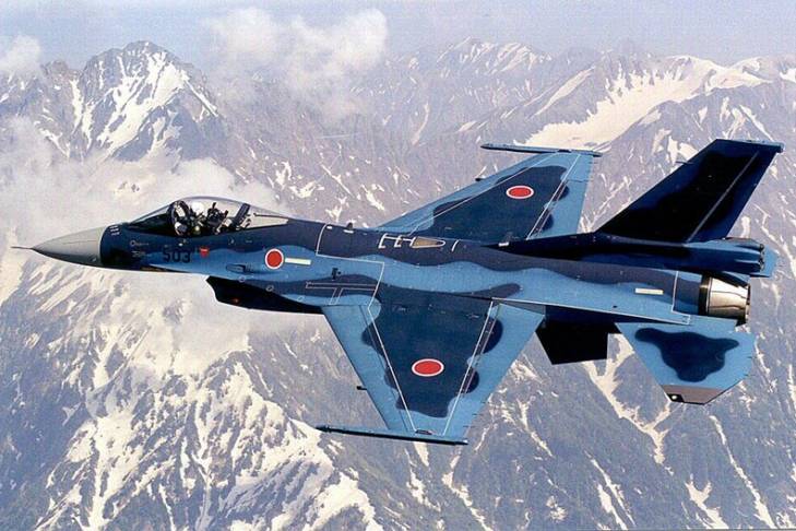 Истребители японских сил самообороны сопроводили российские самолеты