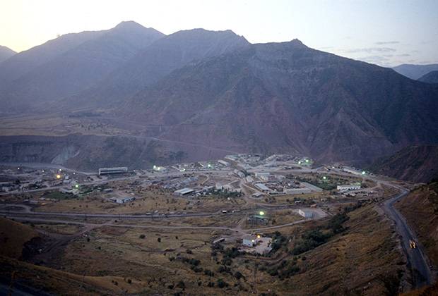 Губит людей вода