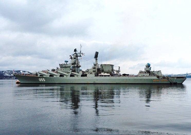 Крейсеры «Петр Великий» и «Маршал Устинов» отработают совместные действия в Баренцевом море