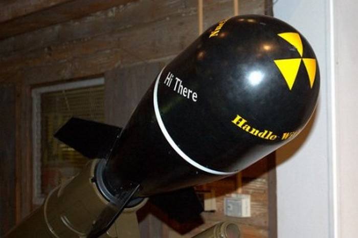 Пентагон намерен создать высокоточные ядерные "мини-бомбы"