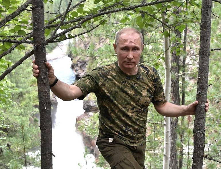 Путин на всех фронтах: политолог считает, что Путина стало слишком много