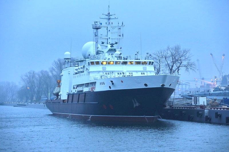 Россия "охотится" на подводные кабели в Атлантике. СМИ США в ударе