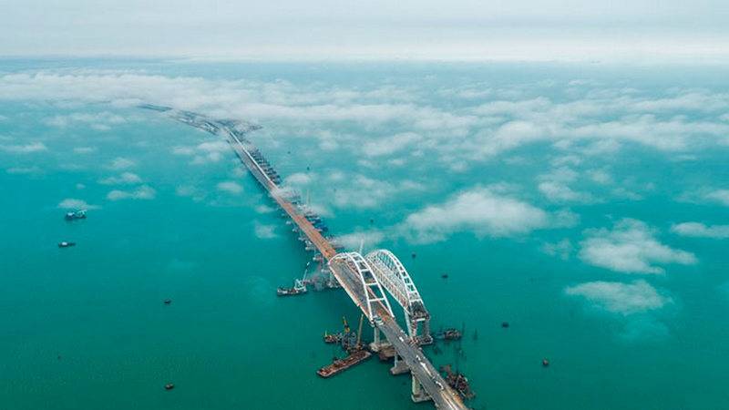 Маразм крепчал... На Украине предложили забрать Крымский мост в качестве контрибуции за Крым