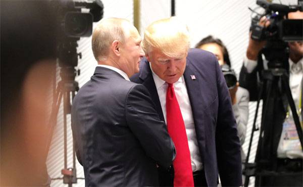 Американские СМИ: Трамп в беседе с Путиным называл своих советников глупцами