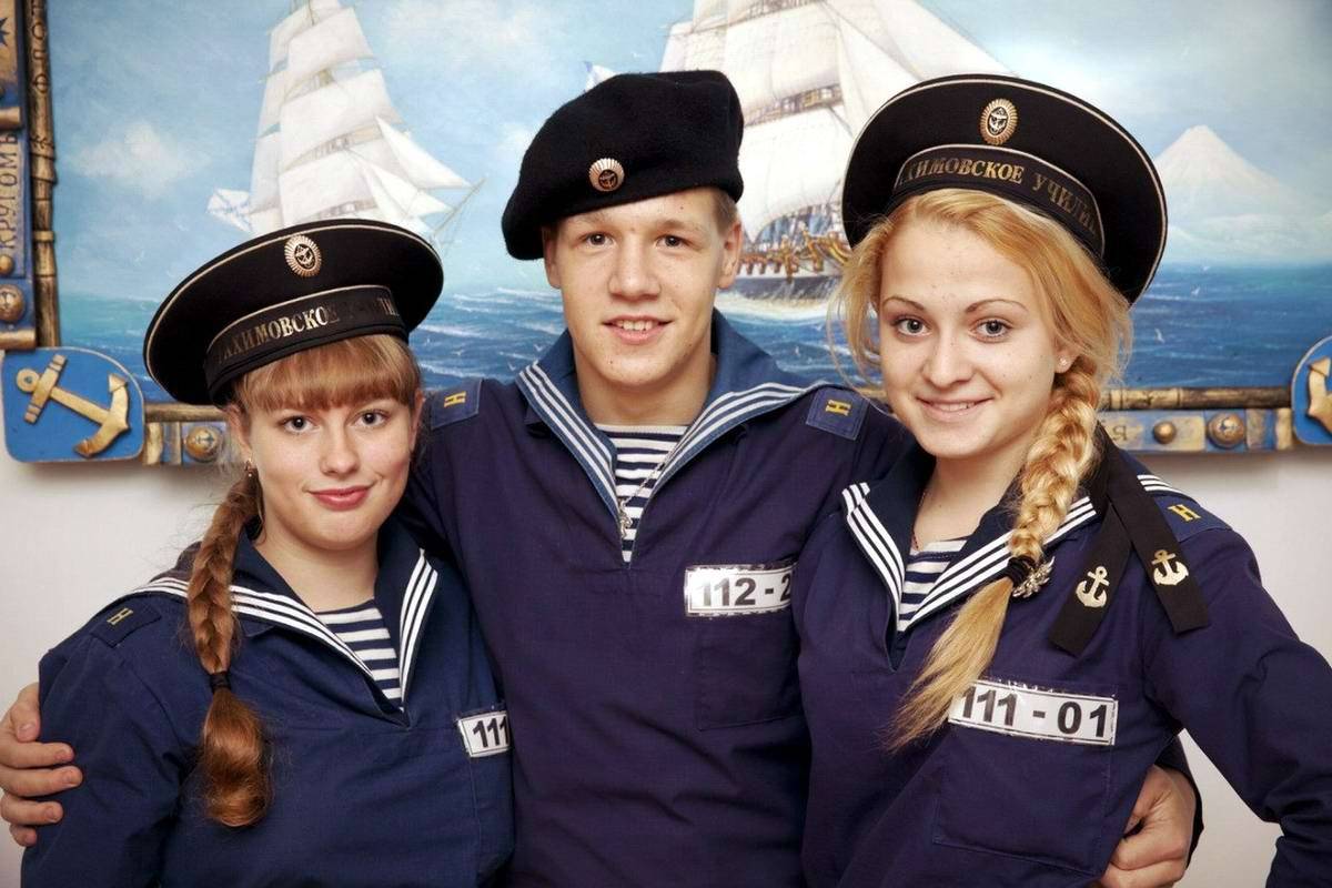 Русская девушка в костюме морячки трахается с любовником от первого лица