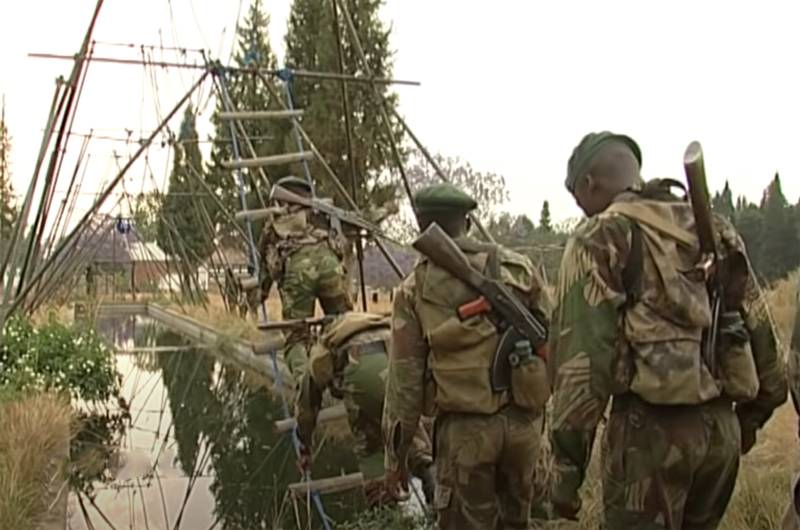 С местным колоритом: Подготовка бойцов спецназа Зимбабве