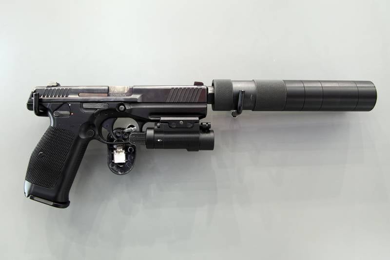 Пистолет ПЛК на IDEX-2021. Ожидания и перспективы