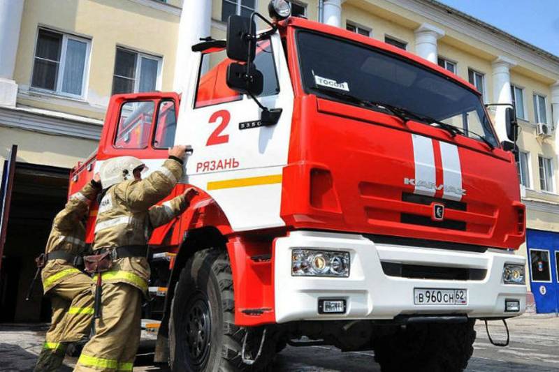 Три человека погибли во время пожара в клинике в Рязани