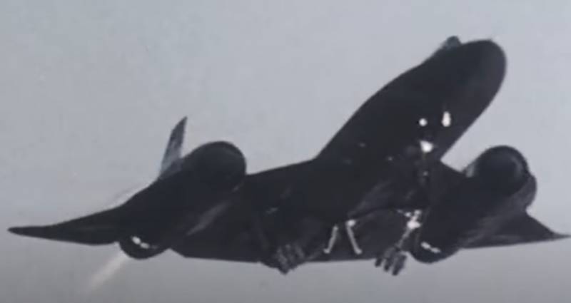 Самолёт SR-71 Blackbird: очевидцы принимали его за корабль инопланетян
