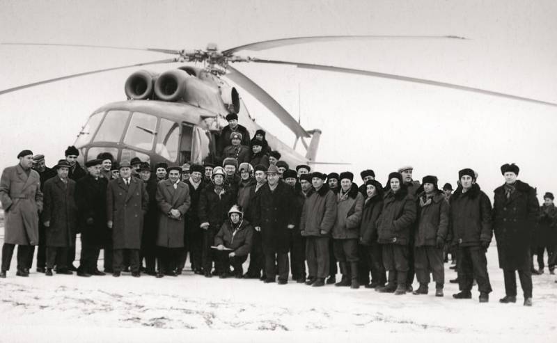 Ми-8. Вертолёт сотни профессий