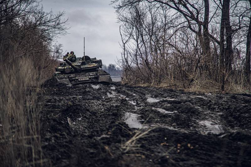 Танковые подразделения морской пехоты Украины выведены на тренировки по преодолению раскисшего грунта